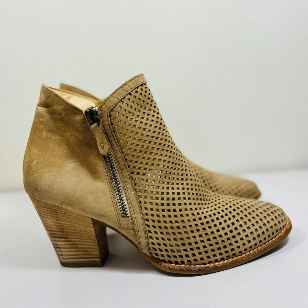 Paul Green Bonzai‎ Nubuck Perforated Laser Cut Ankle Boot Sz 5.5